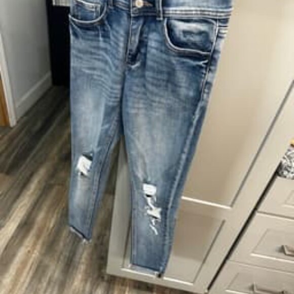Like new condition size 25 women’s ankle skinny jeans. - Picture 2 of 7